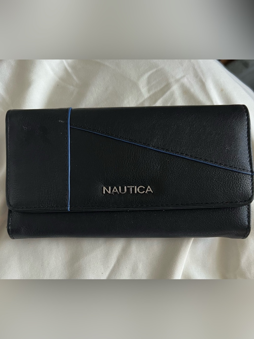 Women’s Nautica  Slim RFID Blocking wallet